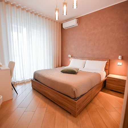 Hotel Karol Wojtyla Airport Bari Esterno foto