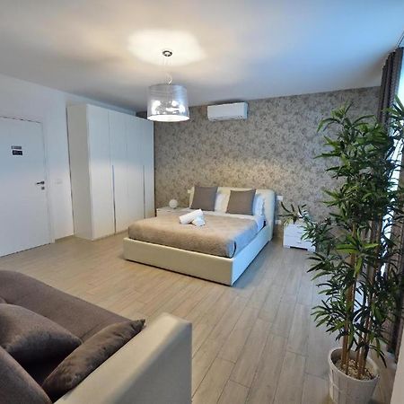 Hotel Karol Wojtyla Airport Bari Esterno foto