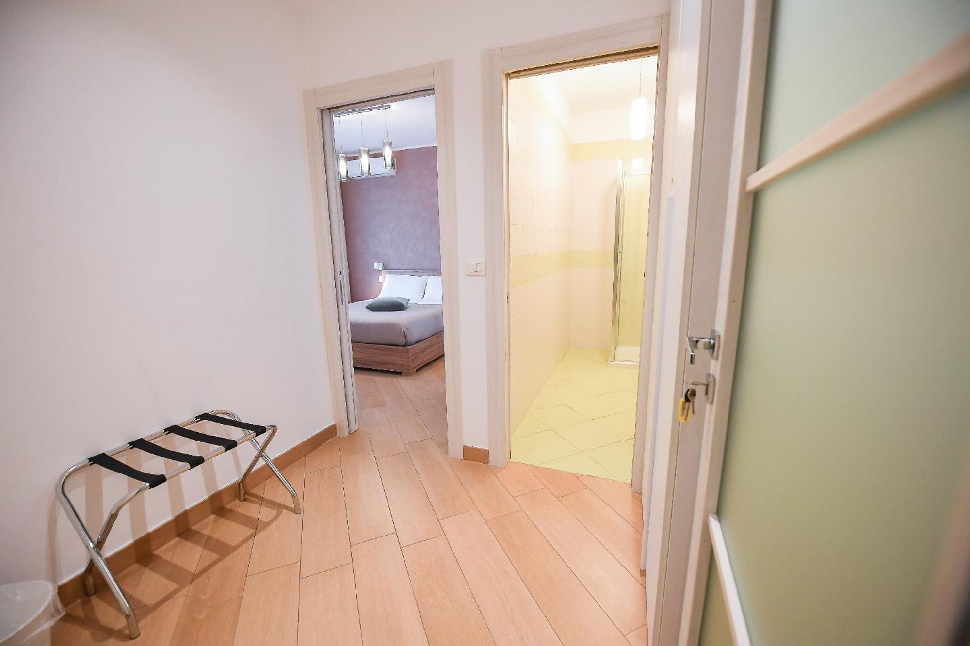 Hotel Karol Wojtyla Airport Bari Esterno foto