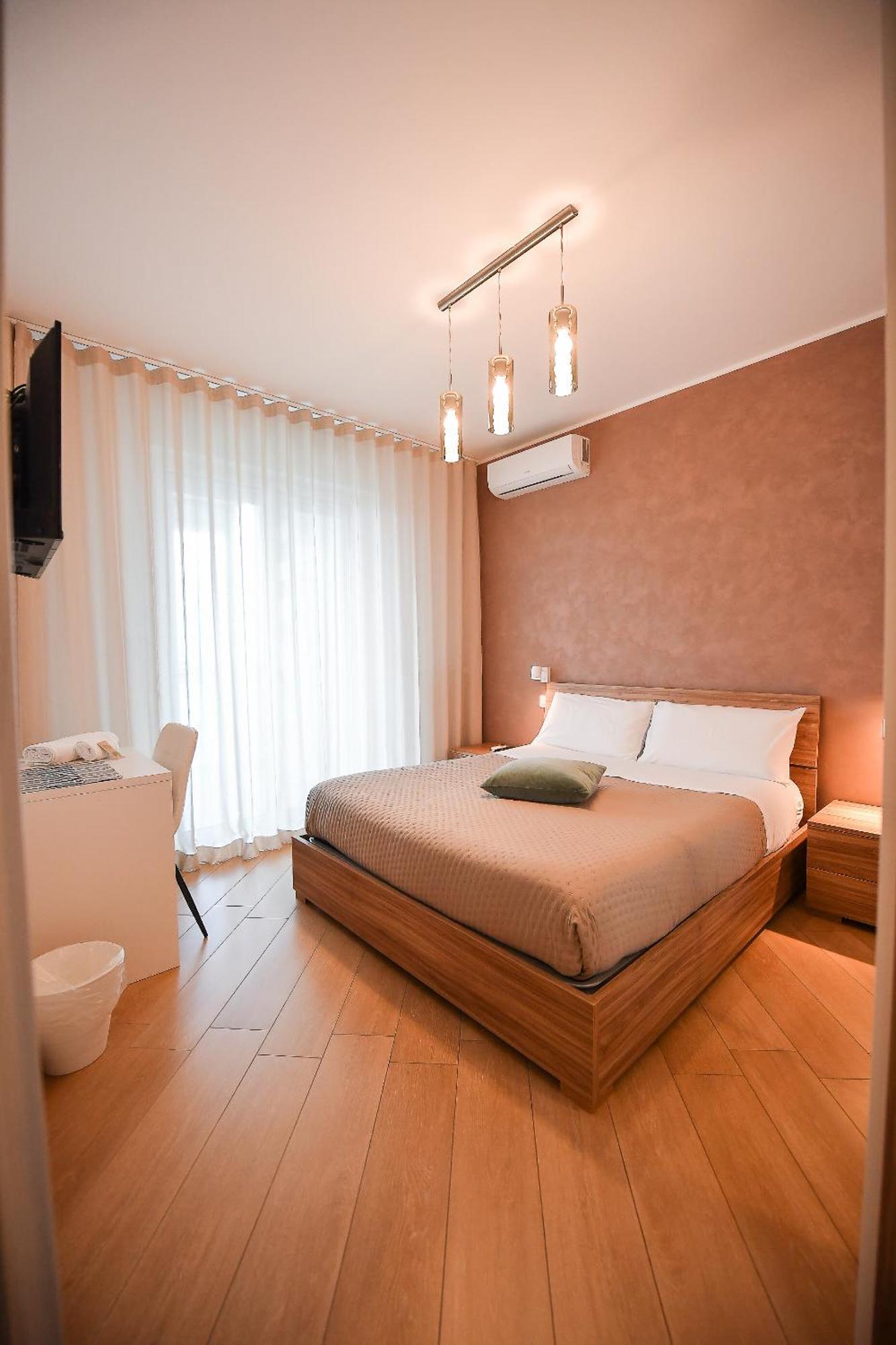 Hotel Karol Wojtyla Airport Bari Esterno foto