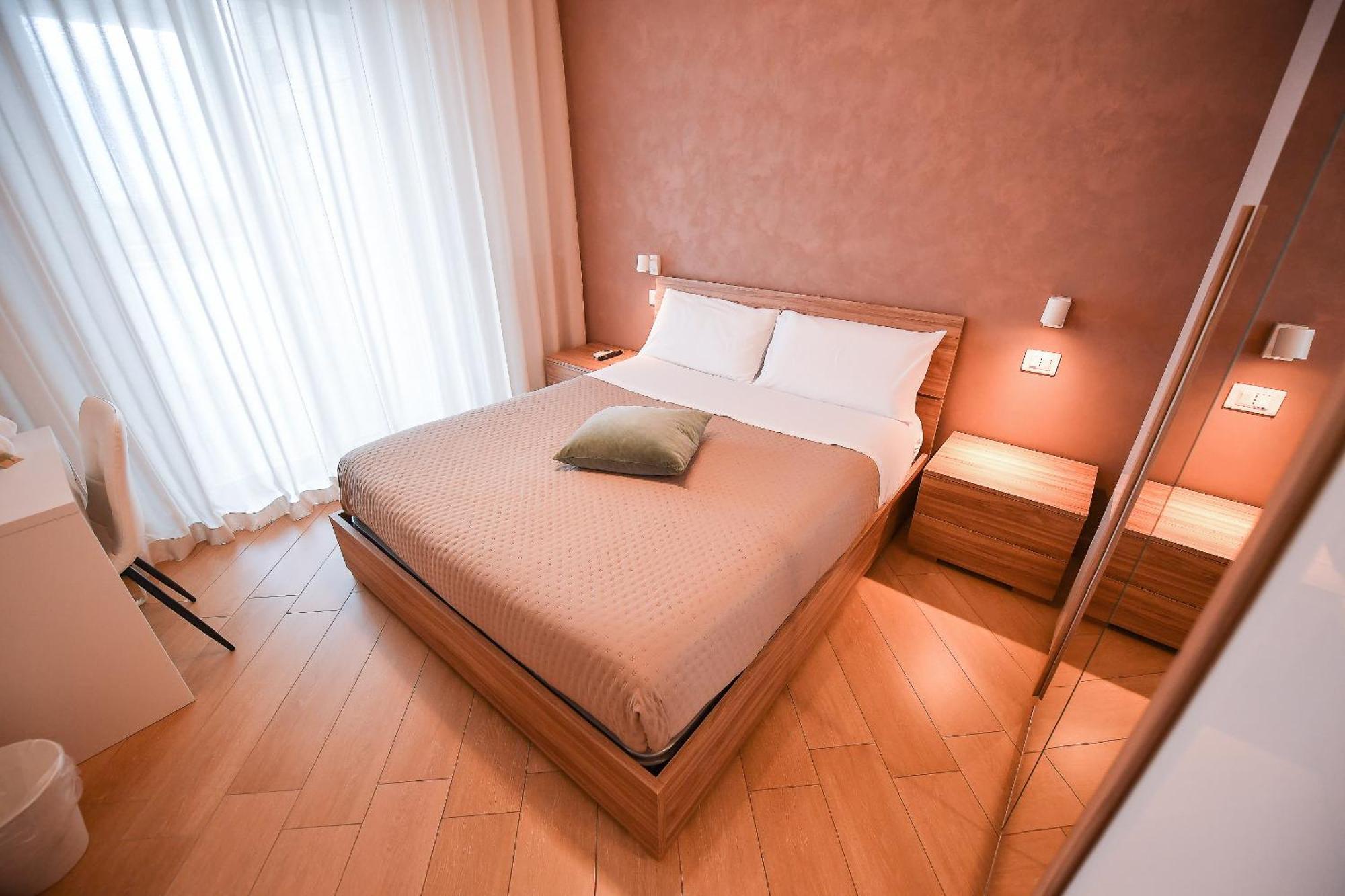 Hotel Karol Wojtyla Airport Bari Esterno foto
