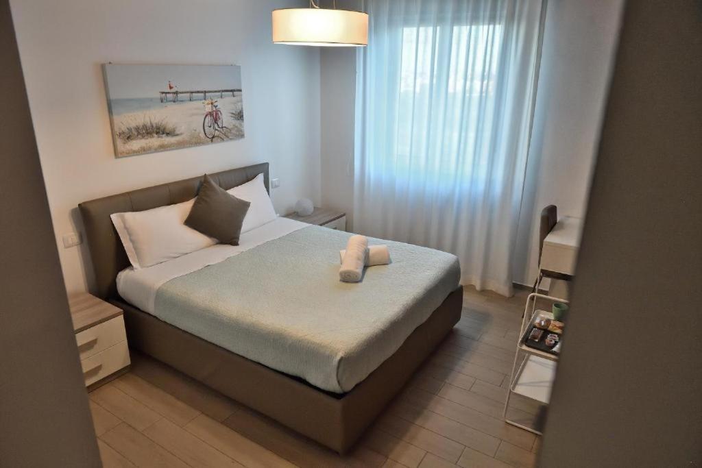 Hotel Karol Wojtyla Airport Bari Esterno foto