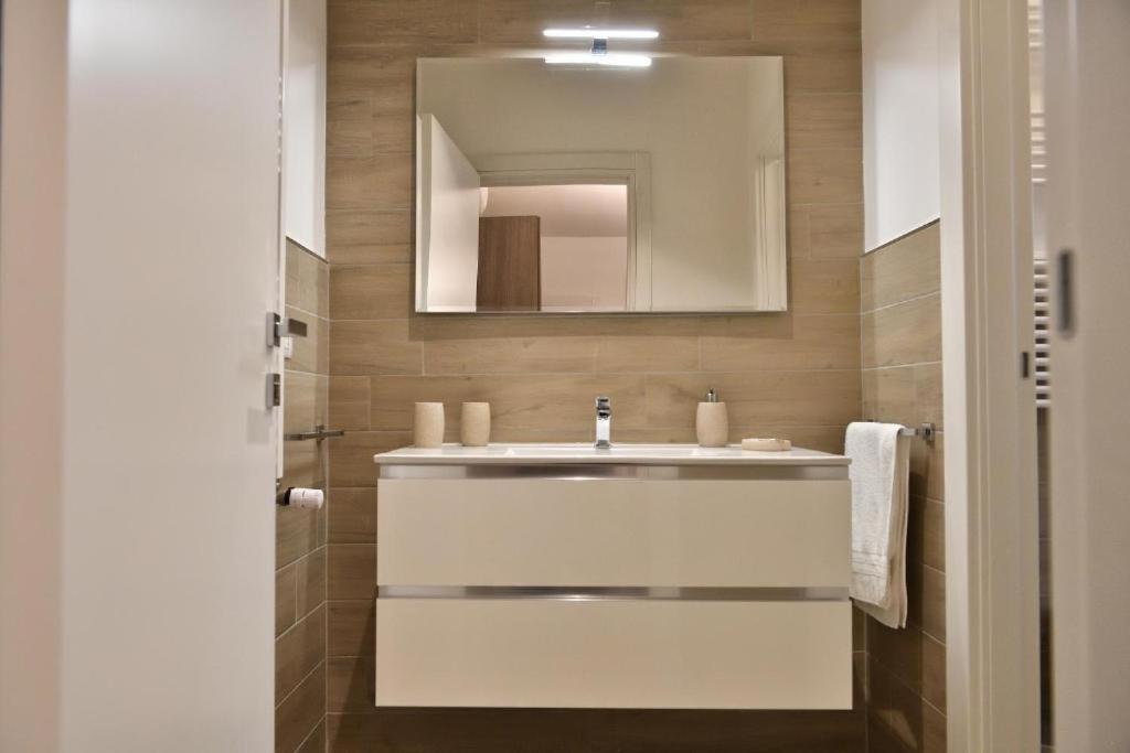 Hotel Karol Wojtyla Airport Bari Esterno foto